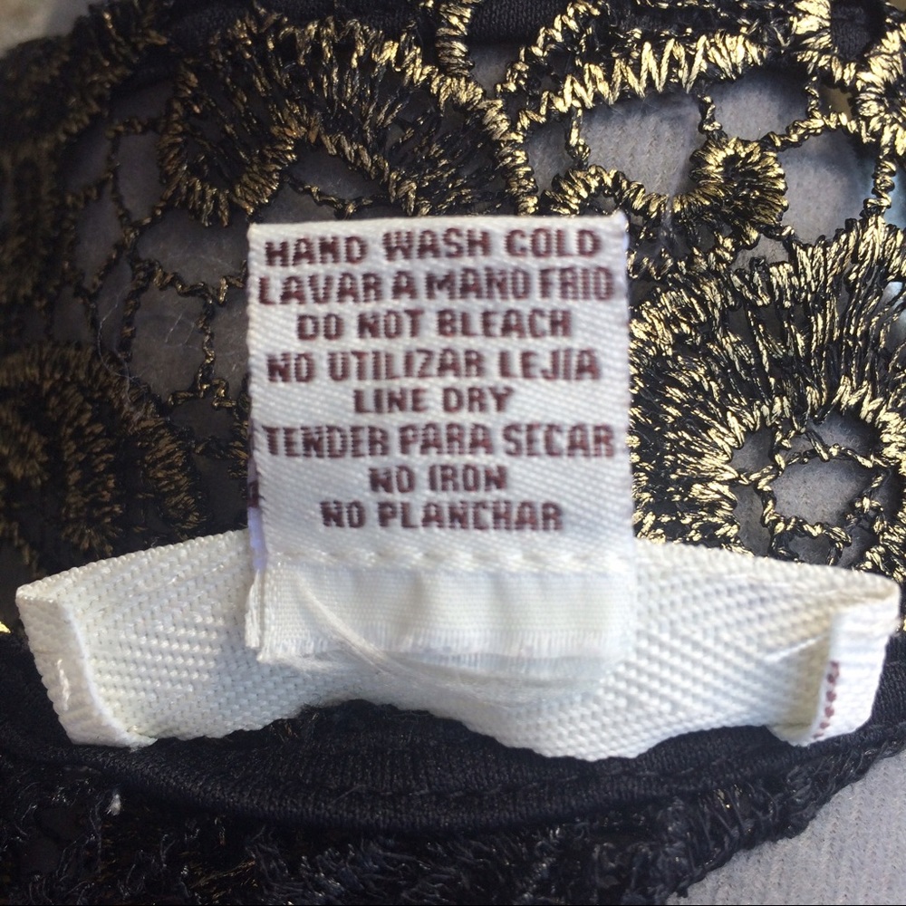 SOLD Sans Souci Gold Lace Top - Picture 6 of 6