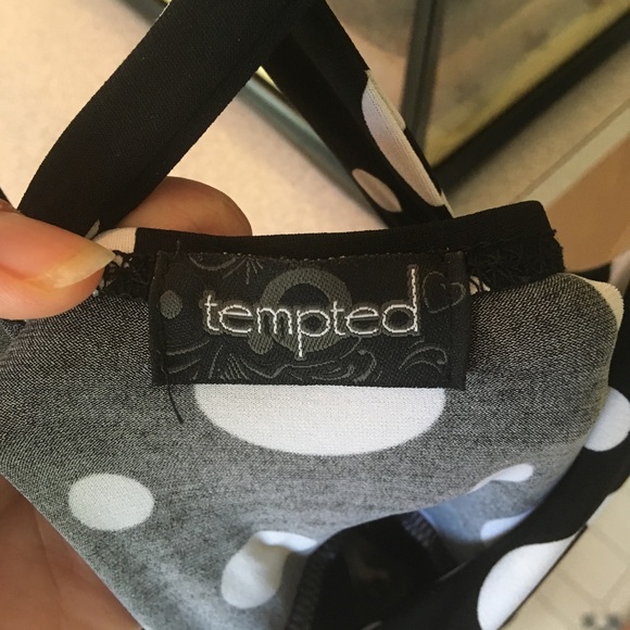 *LAST CHANCE* Tempted black & white polka dot dress, juniors SM - Picture 6 of 8