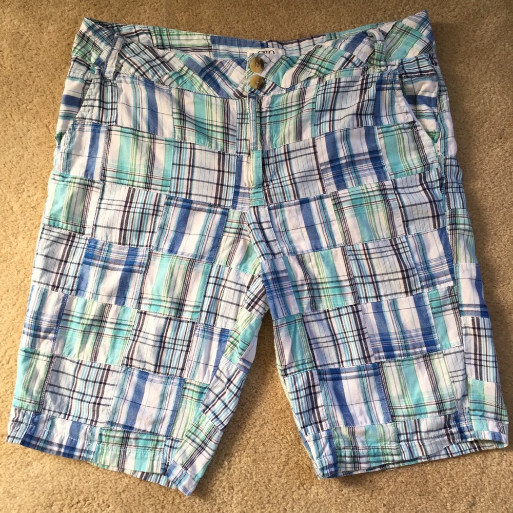 Cato blue plaid shorts. Sz 12. Pockets.