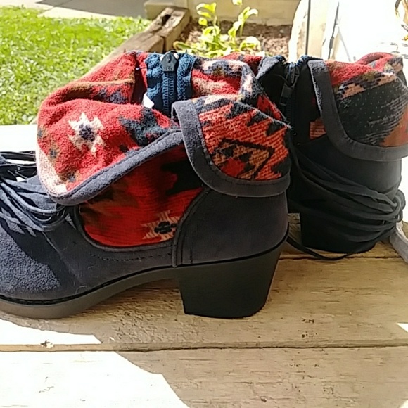 RUE 21 SANTA FE ANKLE BOOTS SIZE 7/8 (MEDIUM) - Picture 2 of 4