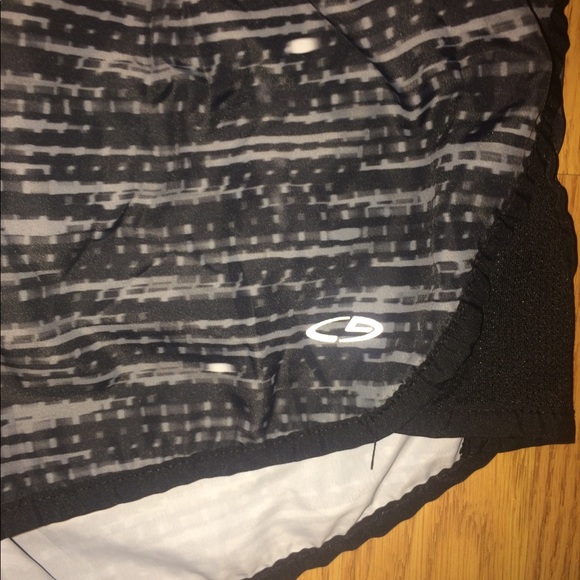 Champion running/ training shorts - Picture 2 of 3