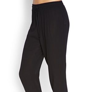 Like new Forever 21 Black joggers PLUS SIZE