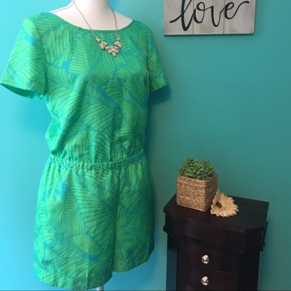 LOFT Pants - 🌿🌿leaf patterned short sleeve romper by LOFT