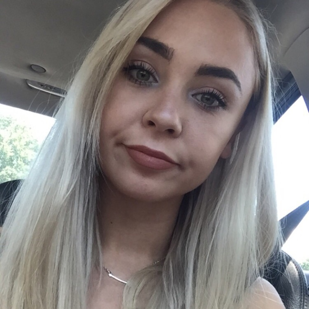 Meet your Posher, Kayla