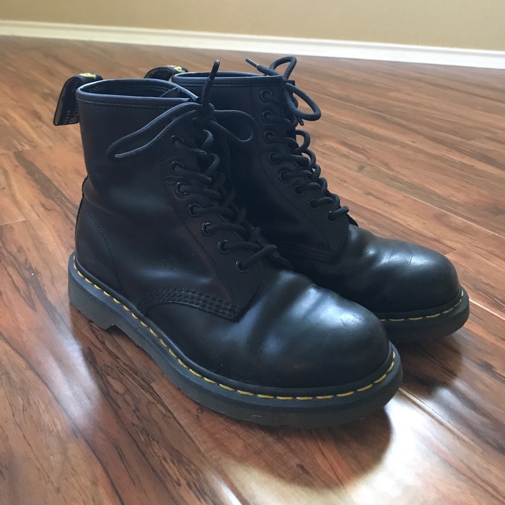 Dr. Martens 1460 Smooth Lace-Up Boots