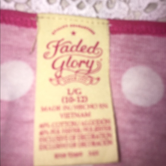 Nice summary shirt with lace on the back. - Picture 3 of 3