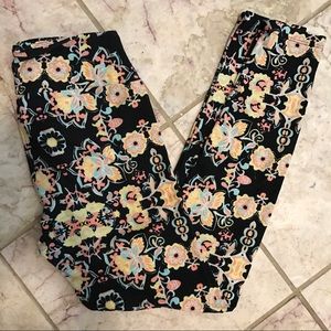 EUC LuLaRoe Leggings- OS -Floral