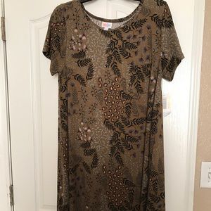 Nwt- lularoe carly large