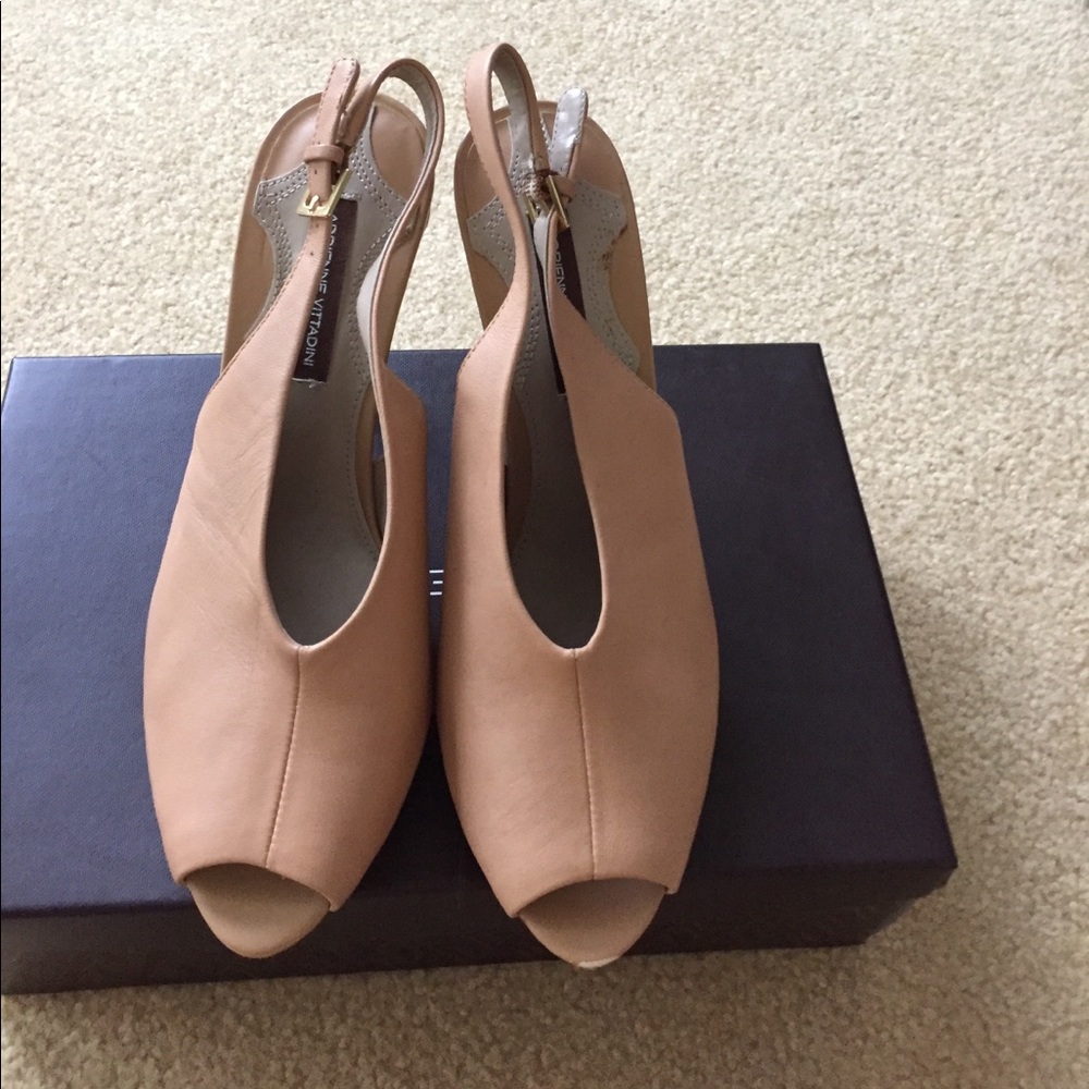 Beige leather high heels almost new worn once
