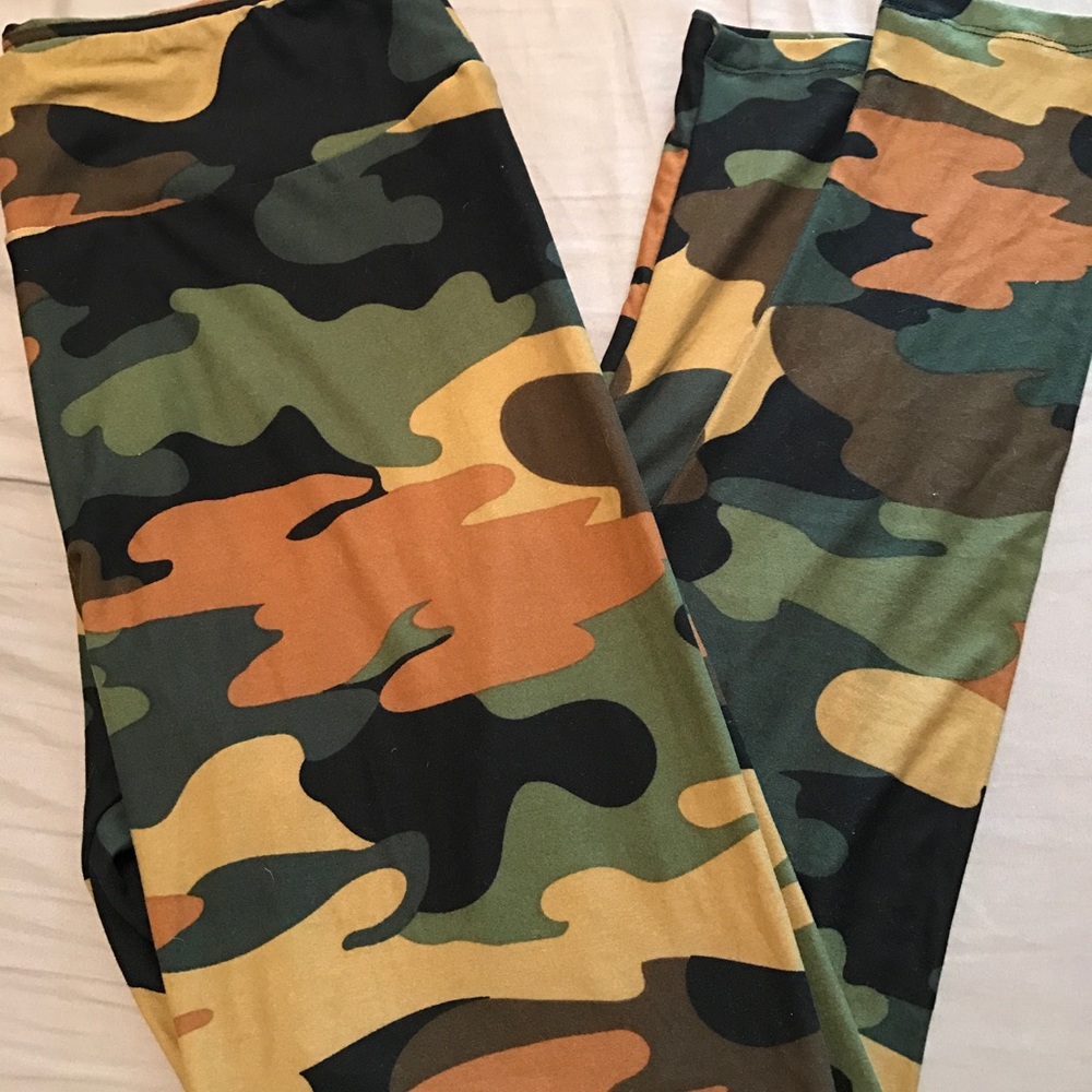 New- lularoe tall and curvy cammo