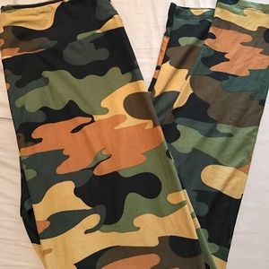 New- lularoe tall and curvy cammo