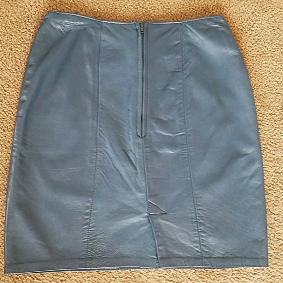 Saks,genuine leather blue mini skirt - Picture 2 of 3