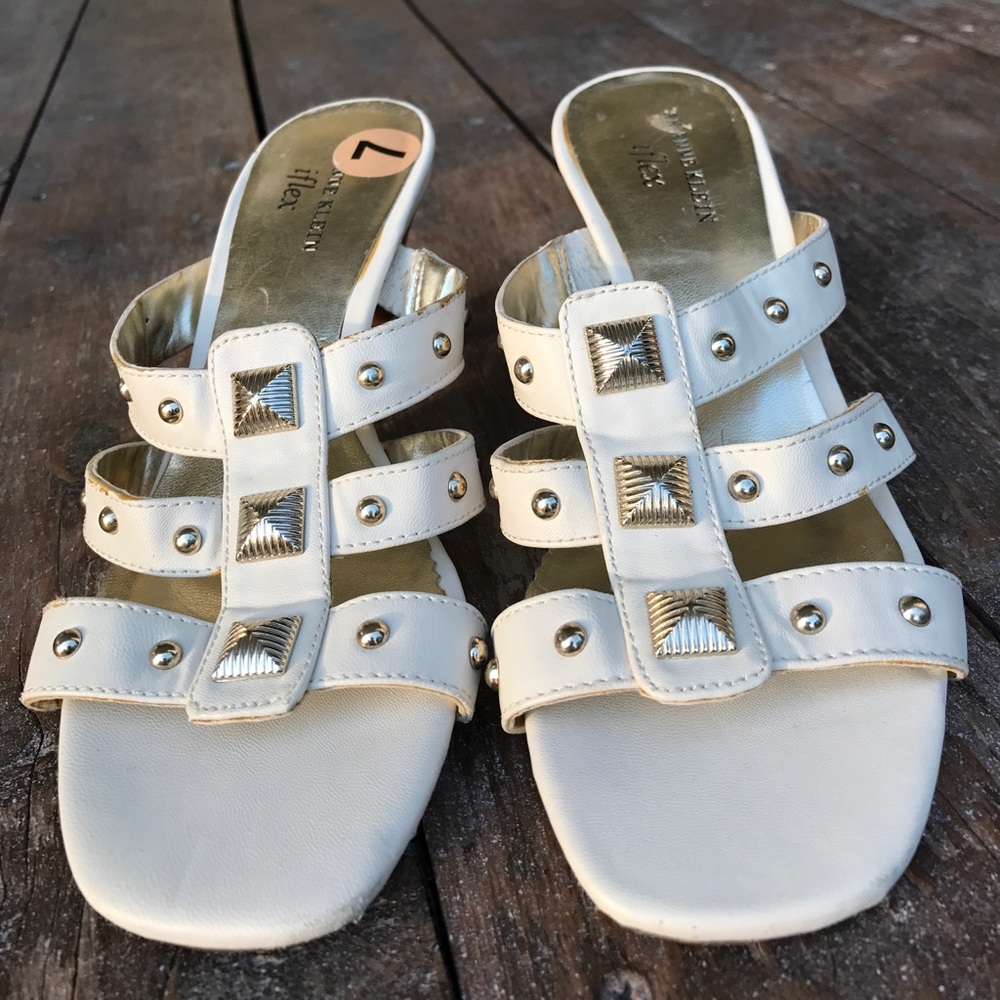 Ladies slip ons