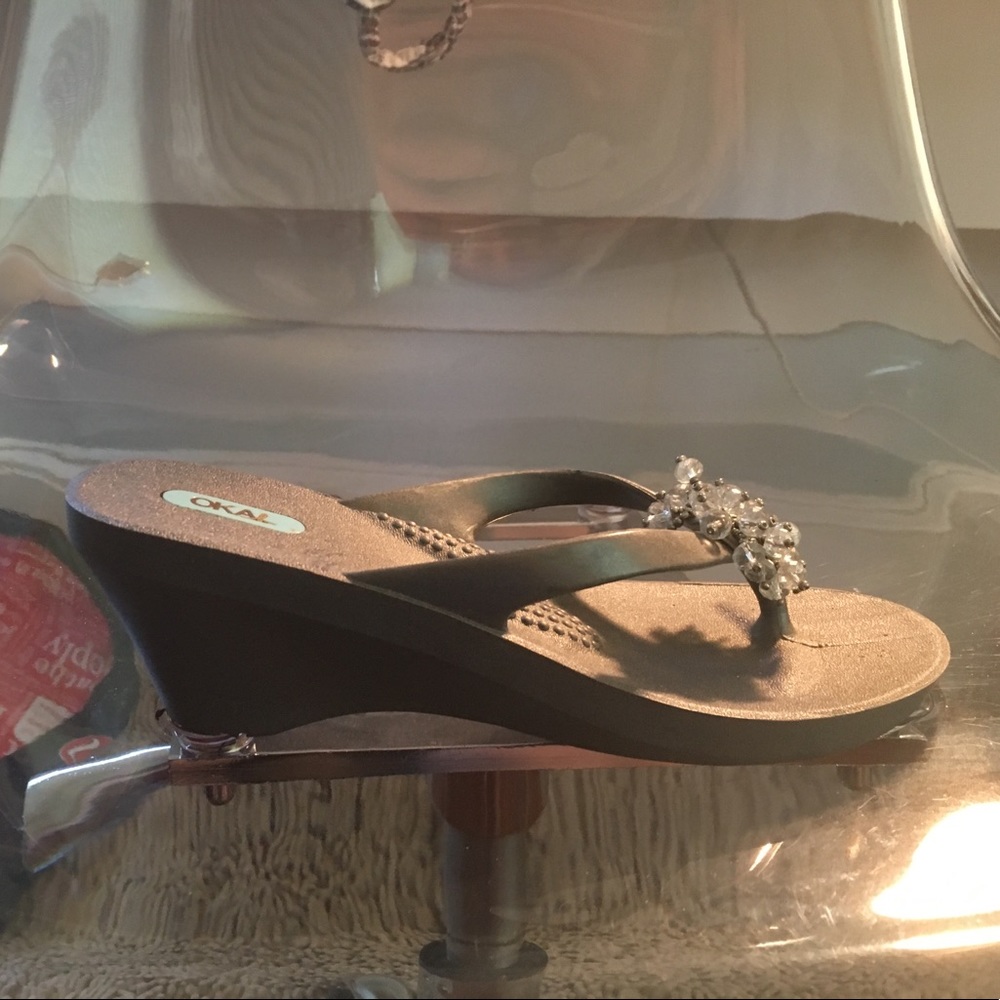 Gray Oka B sandals w/ small heel