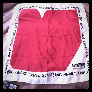 🆕NWT MOSCHINO 💯% Silk Neck Scarf