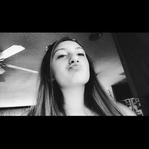 Meet your Posher, Taya