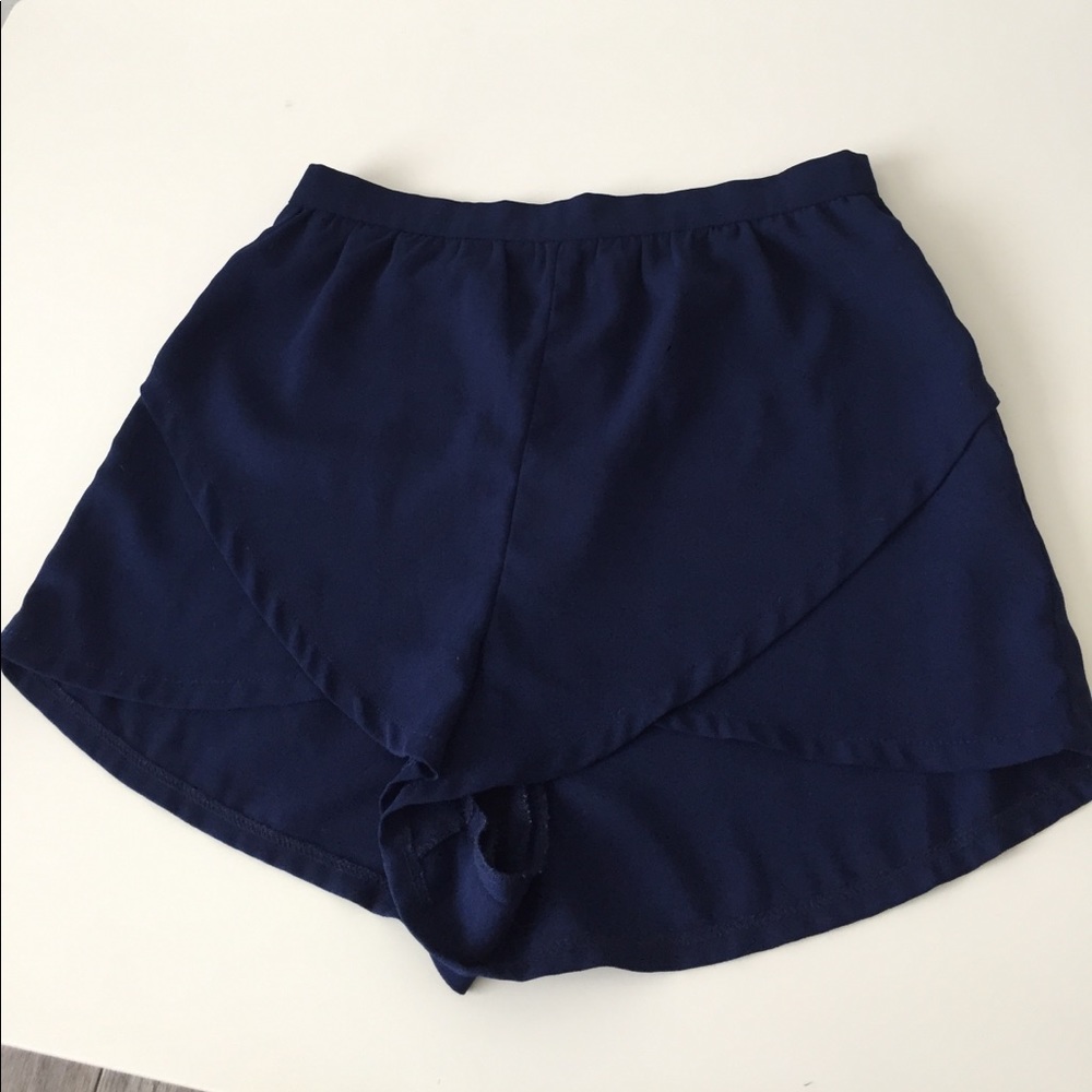 TOBI envelope navy blue shorts