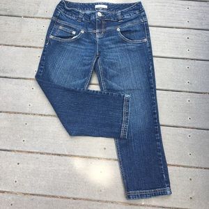 Jean Capris with cute back pocket designs