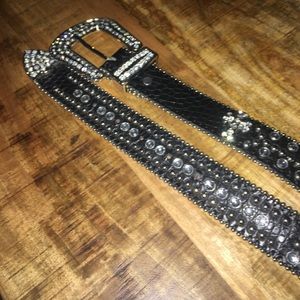 Womens western bedazzled belt.