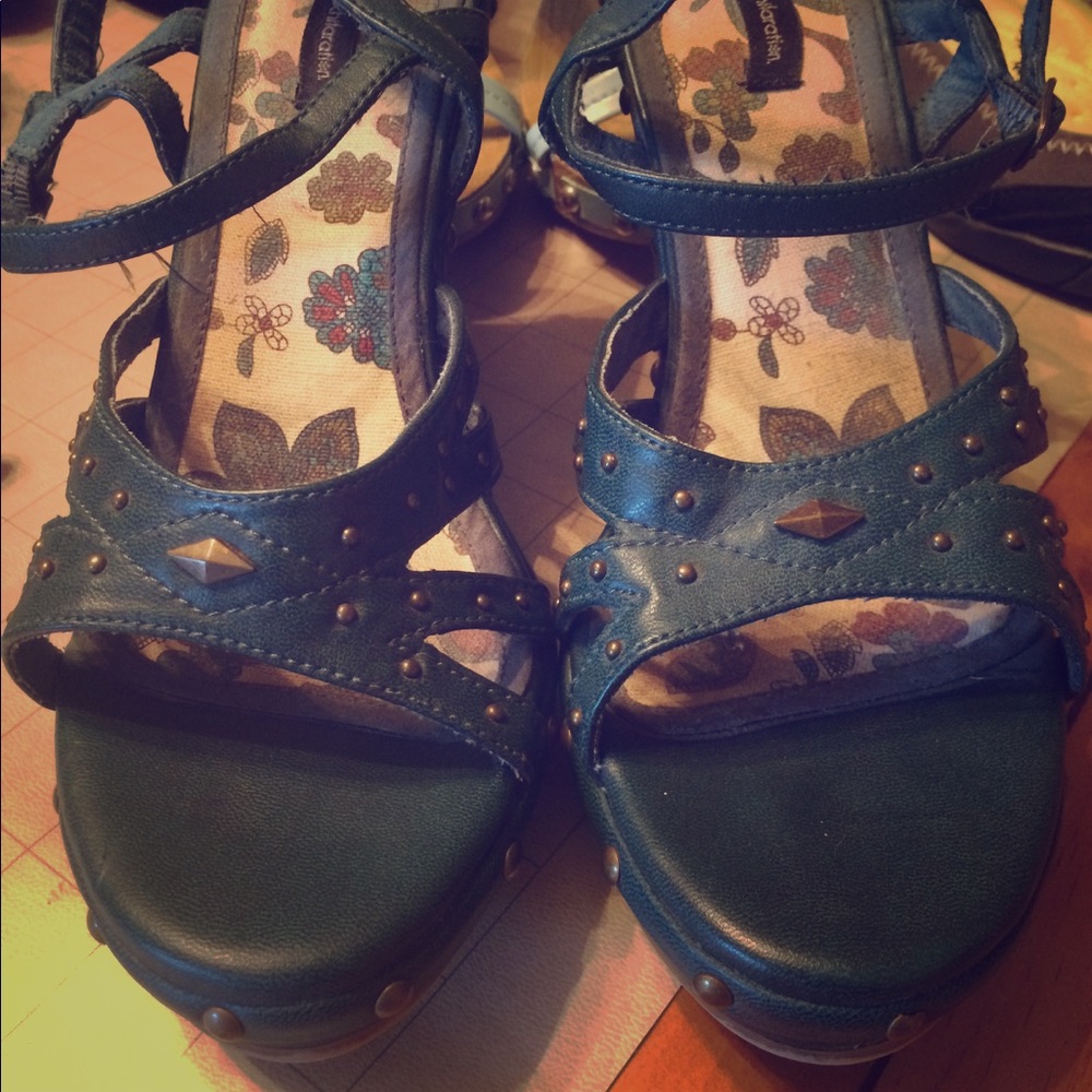 Xhilaration Green wedge