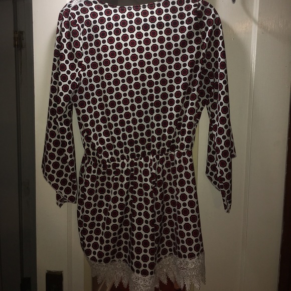 Lace Pattern Romper - Picture 4 of 4