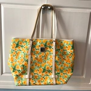 Dooney & Bourke Floral Bag🌷
