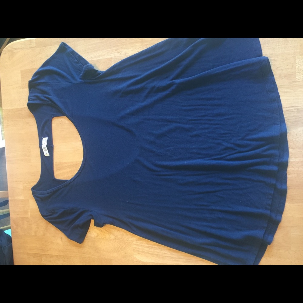Navy Abercrombie & Fitch shirt with open back