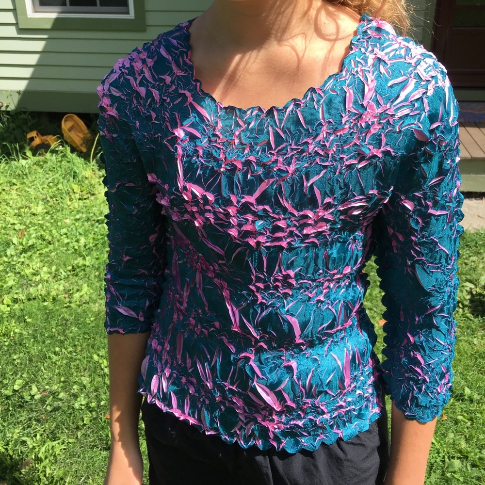 2/$10
Cool colorful shirt