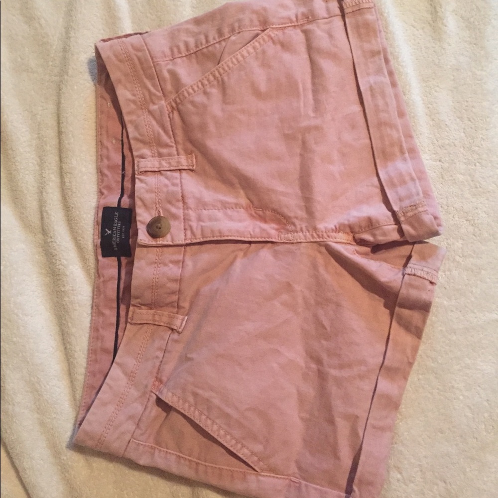 American Eagle salmon colored shorts