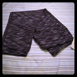 Tangerine Black/Dye Capri leggings (XXL) NWT