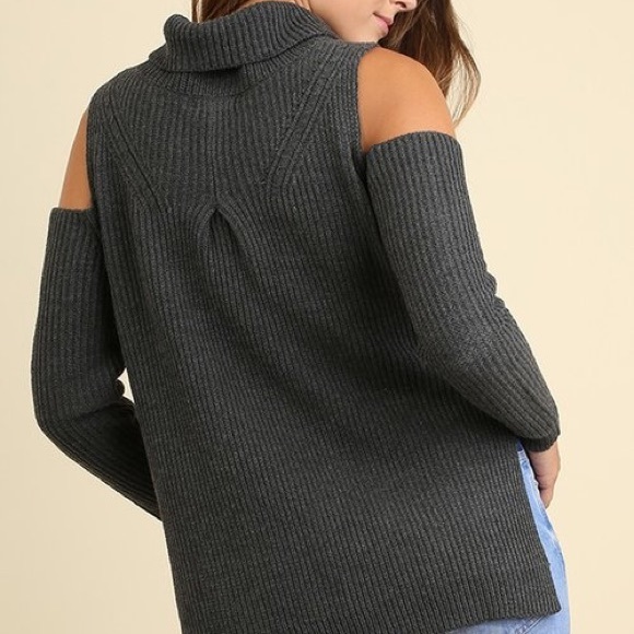 Last 1🎉HOST PICK Cold Shoulder Turtleneck Sweater - Picture 3 of 8