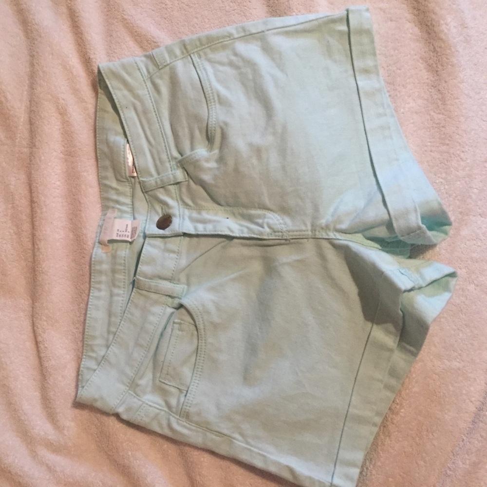 H&M Mint colored short shorts