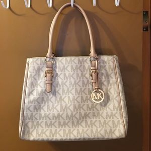 Michael kors purse