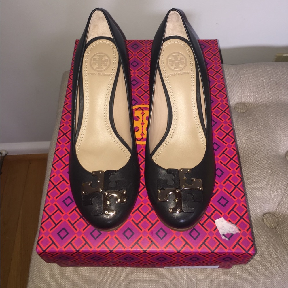 Tory Burch Lowell 65mm Black and Gold Wedge