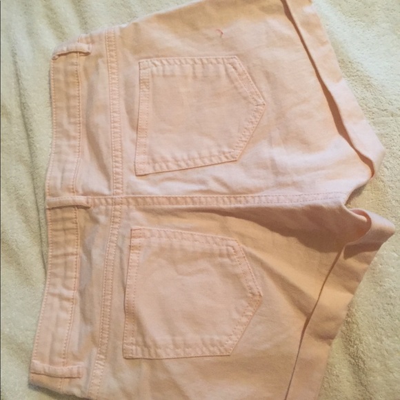H&M pink shorts - Picture 2 of 3