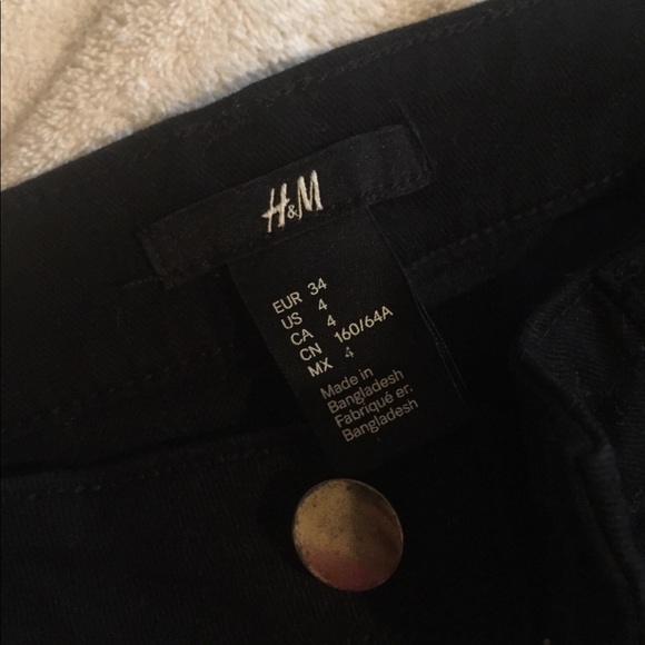 H&M black shorts - Picture 2 of 3