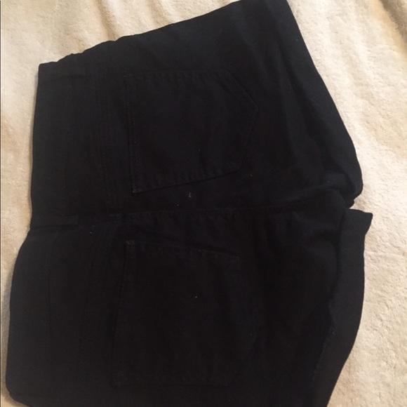 H&M black shorts - Picture 3 of 3
