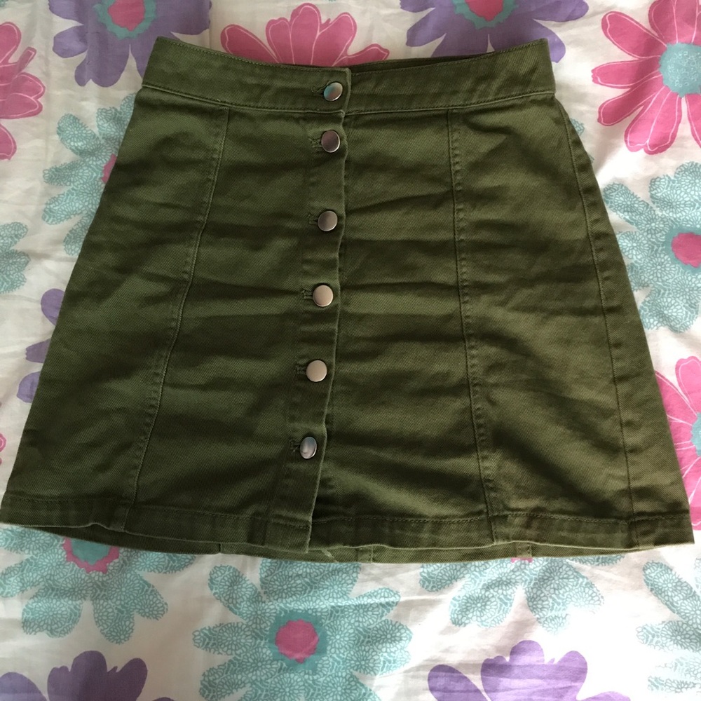 💚 Navy green skirt 💚
