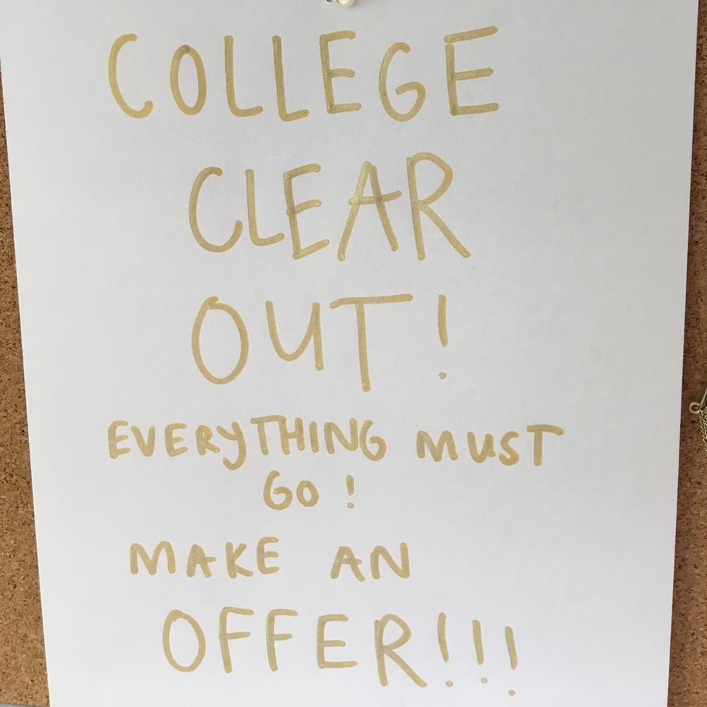 MAKE ME AN OFFER!!!! COLLEGE CLEAR OUT SEASON!!!!