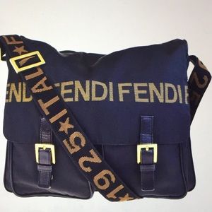 🆕 Fendi Roma Logos Cross body Bag with Pouch