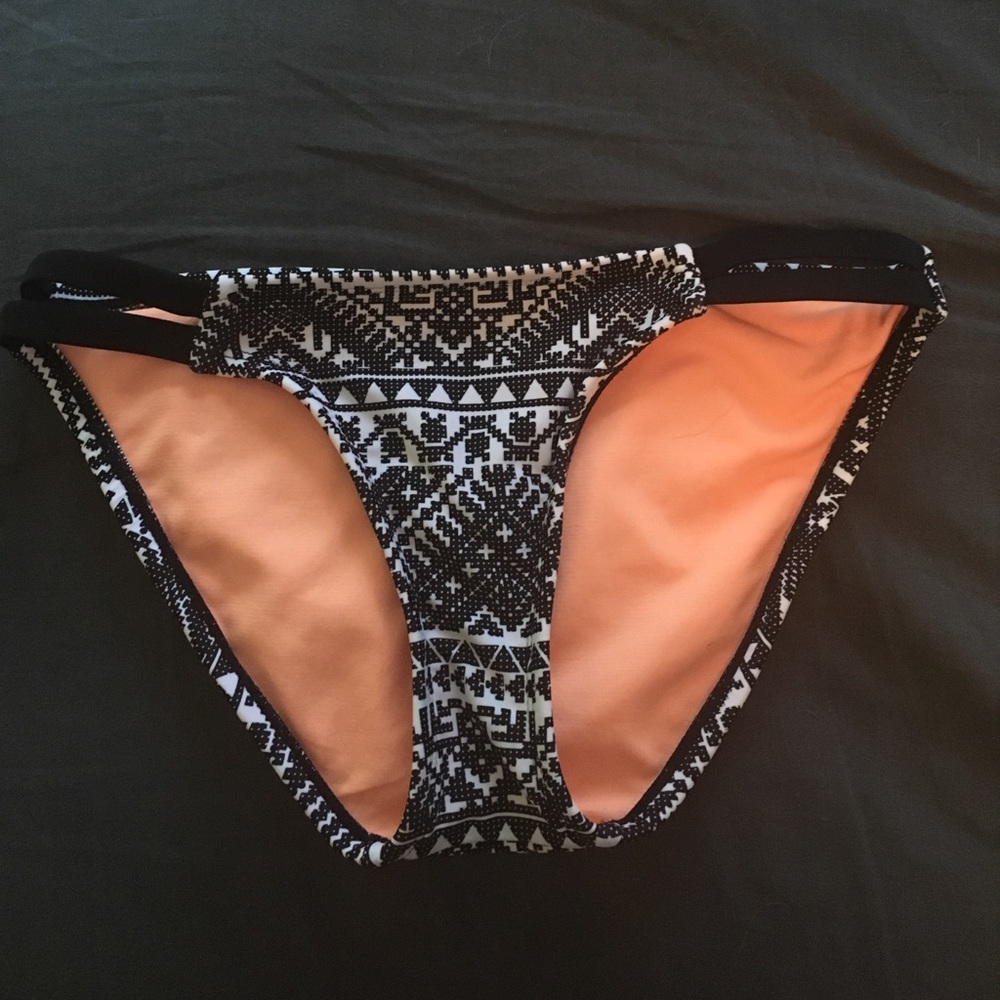 Xhilaration swim bottoms