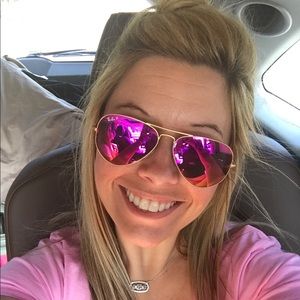 Meet your Posher, Angela