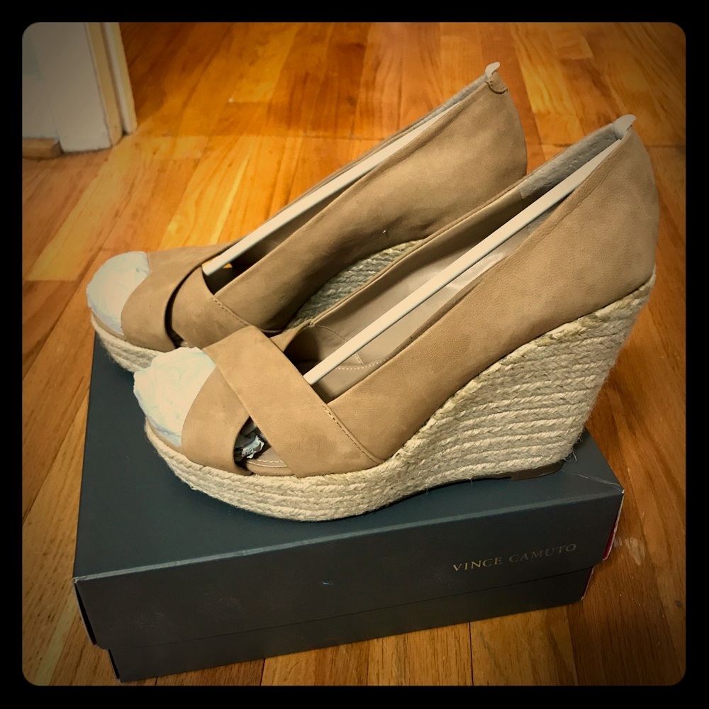 Vince Camuto Size 9 1/2 Wedges