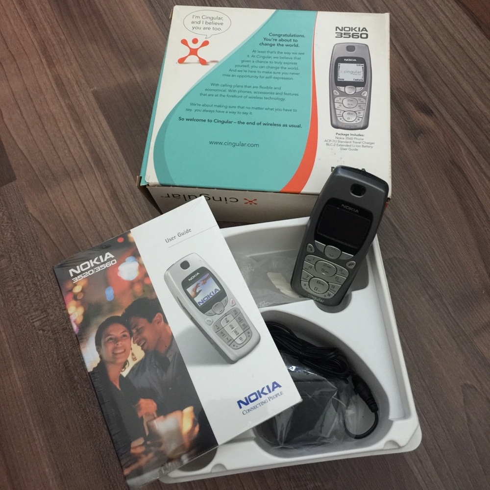 Nokia 3560 cell phone NEW IN BOX