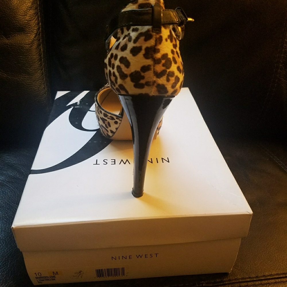 Shoes - Picture 3 of 4