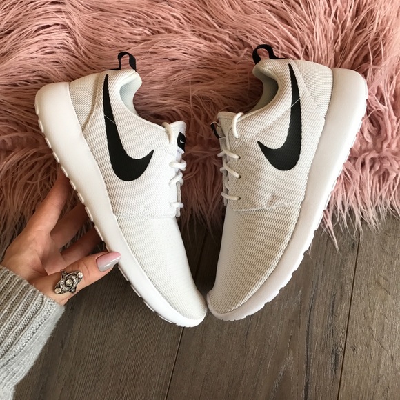 NWT Nike Roshe one 🐾 - Picture 4 of 5