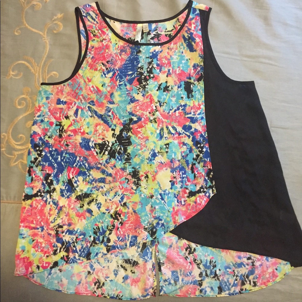 Breezy, fluttery top