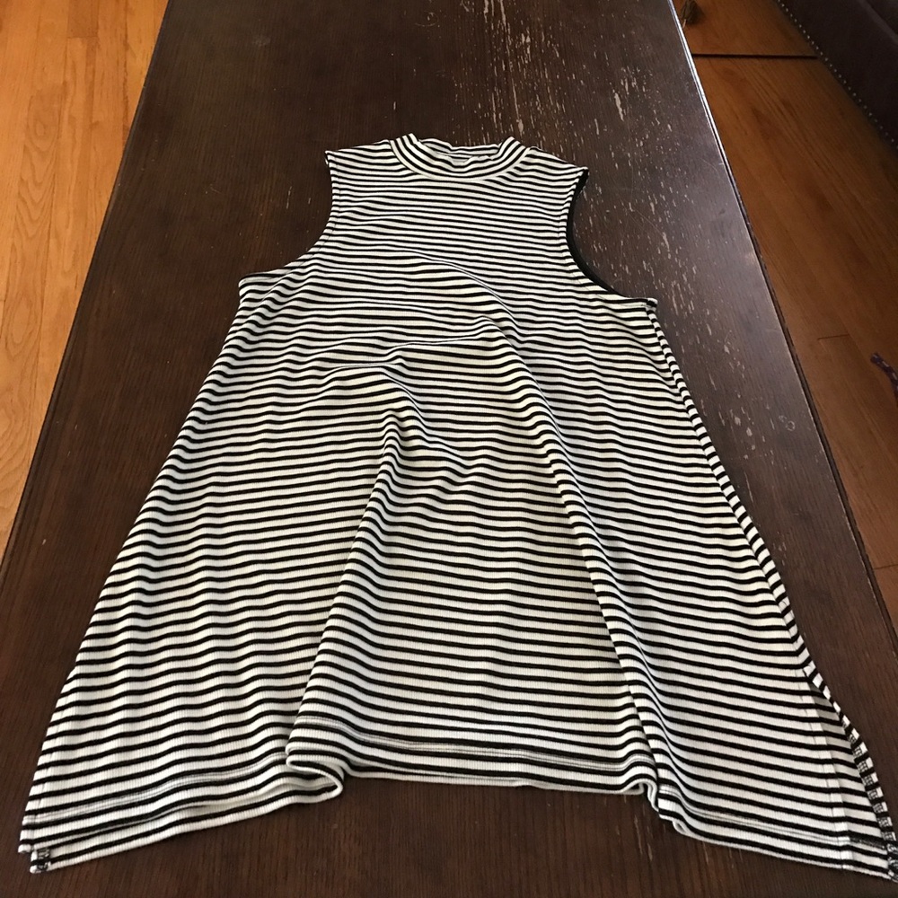Striped turtle neck tank NWOT🌈