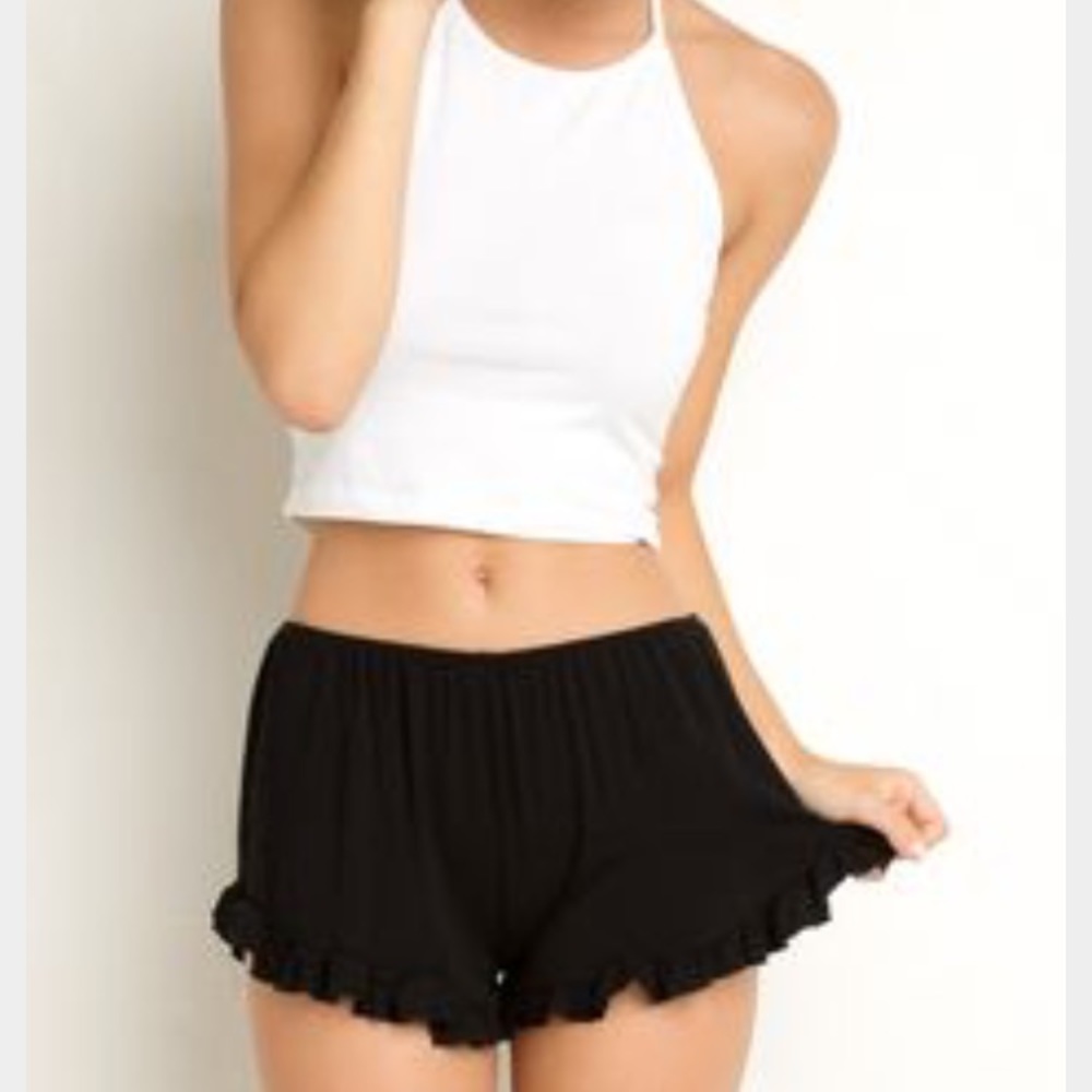 Brandy Melville vodi ruffle shorts