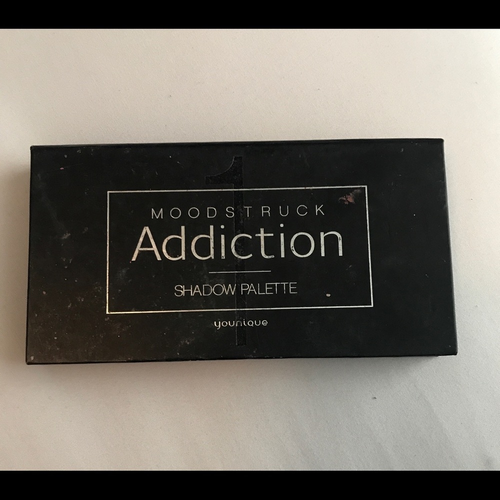 Younique Moodstruck Addiction Shadow Palette 1